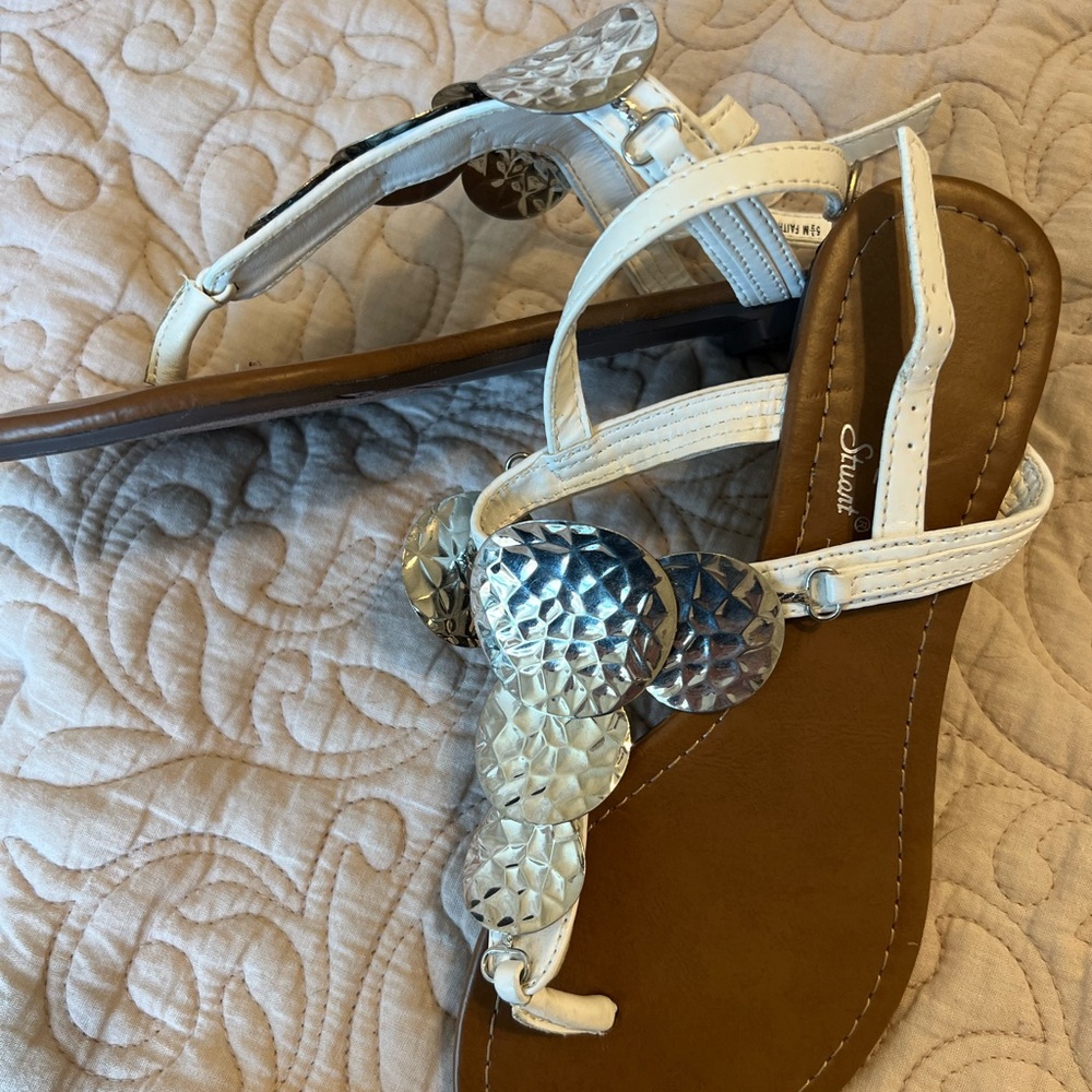 Madeline Stuart, white with silver embellishments size 5 1/2 sandal